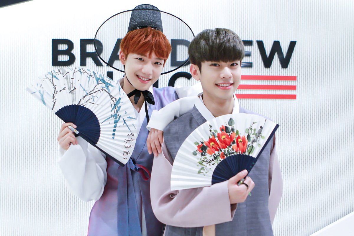 bnmboysofficial's tweet photo. [#MXM/PHOTO] 

 I'M THE ONE 100만뷰 기념🎉&amp; 한가위 대명절🌕기념 
 🌺꽃도령들이 추는 I'M THE ONE❣ 
 COMING SOON! 

 #브랜뉴뮤직 #브랜뉴보이즈 #임영민 #김동현 #IMTHEONE https://t.co/jXpt2kdRYX
