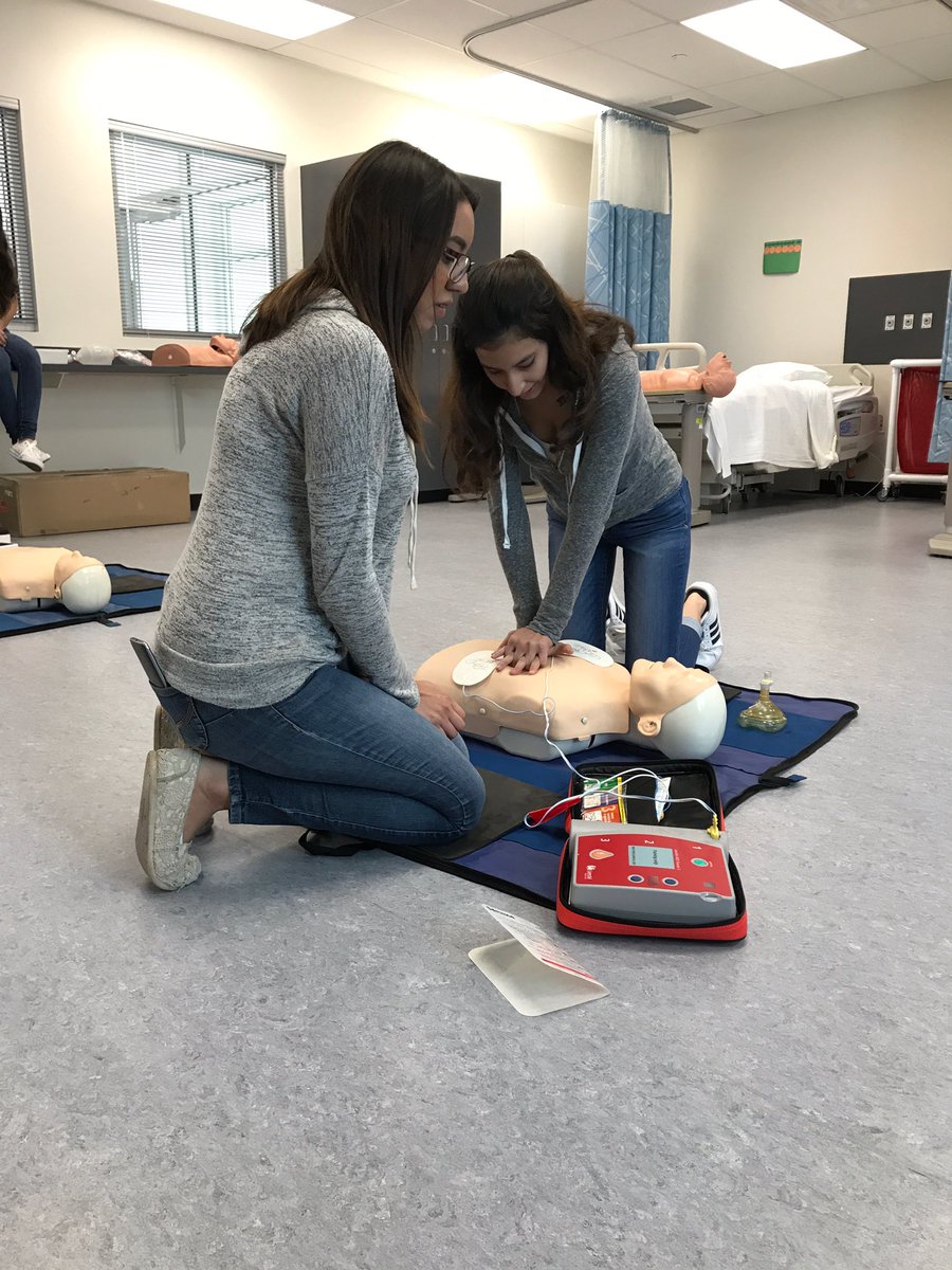 ClintHPA's tweet photo. CNA class getting CPR certified #HPALobos https://t.co/st9QVw7DSx