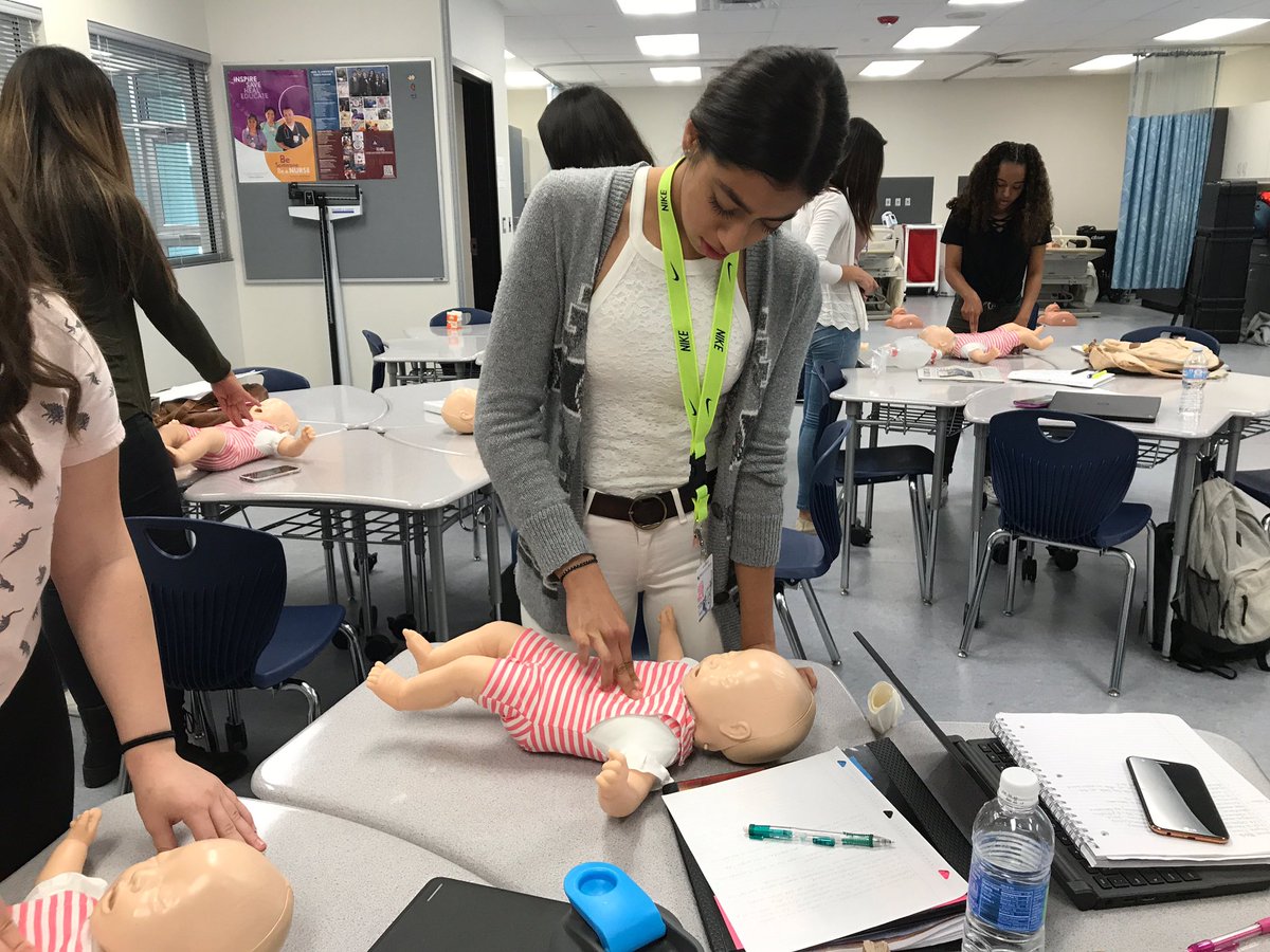 ClintHPA's tweet photo. CNA class getting CPR certified #HPALobos https://t.co/st9QVw7DSx