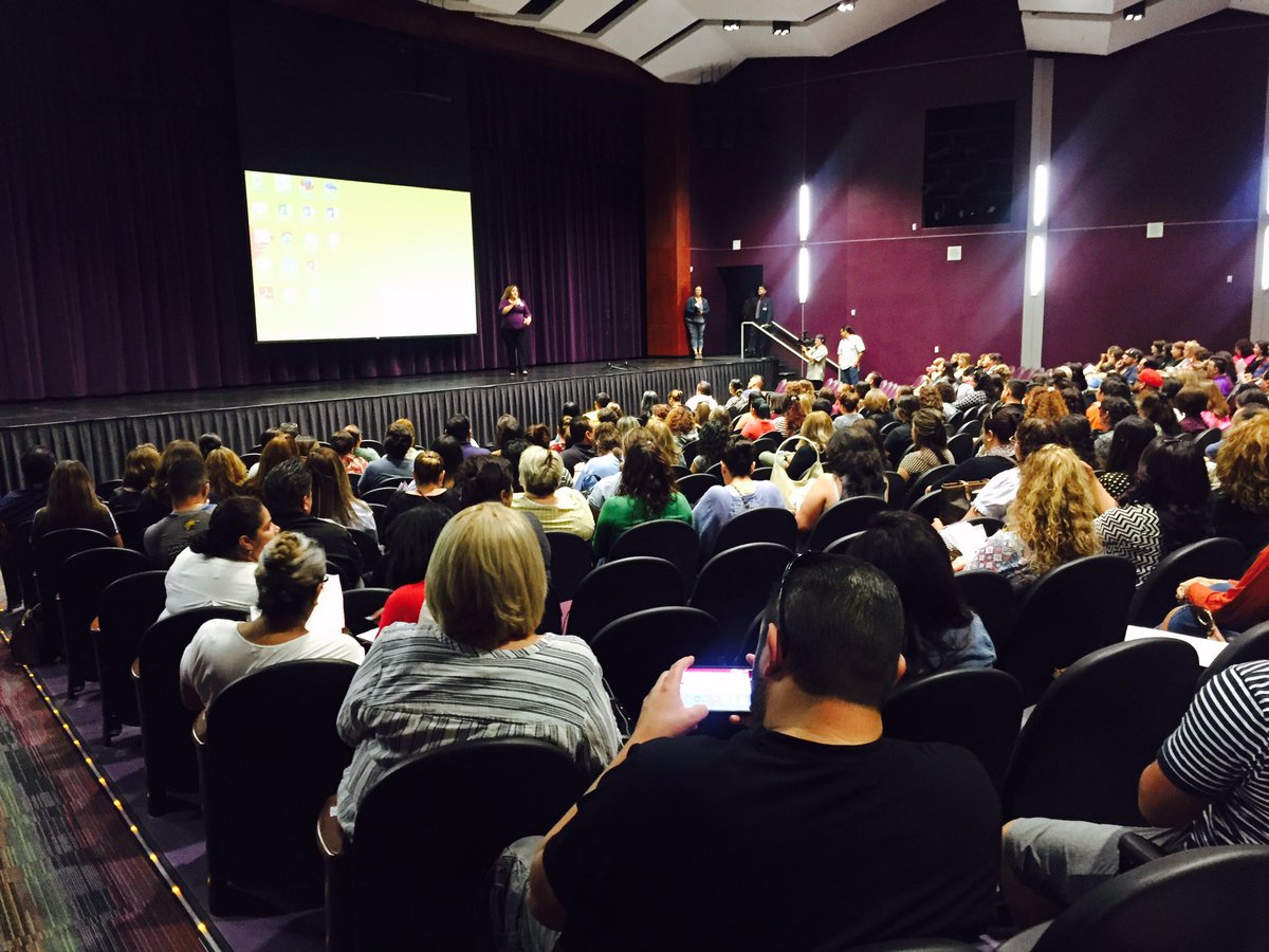 ARamirez_EMS's tweet image. Thank you Kfox..Sandra Diaz and Michael Gopin for paying it forward at  our SISD Paraprofessional Conference #TeamSISD #SISDSped