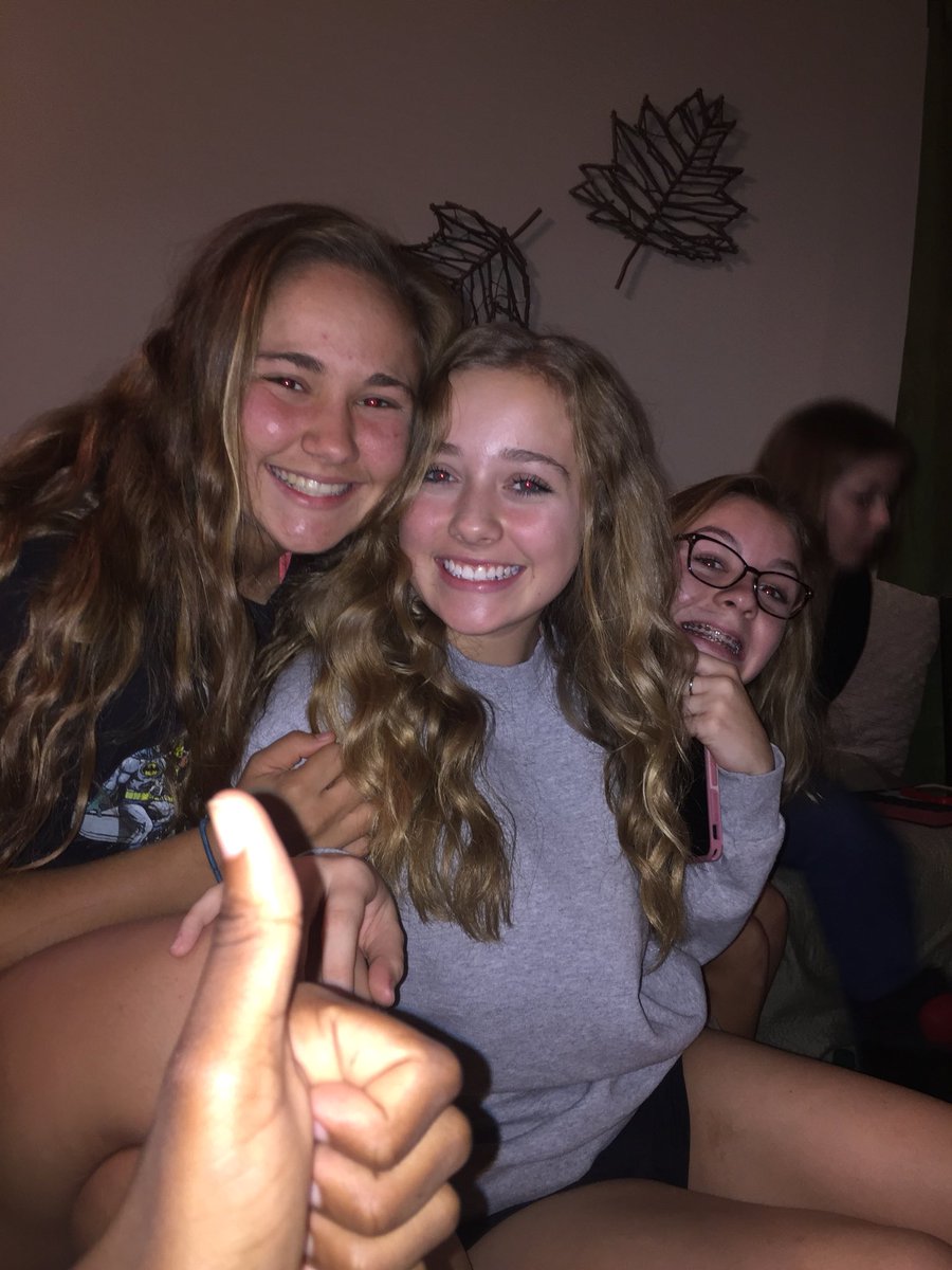 teekreyn's tweet photo. Day #18: fields of faith is among us , I got a new student today yuhh๐ #ballerinthemaking , and small groups are always fun with lovely pals https://t.co/6chKbXBecZ
