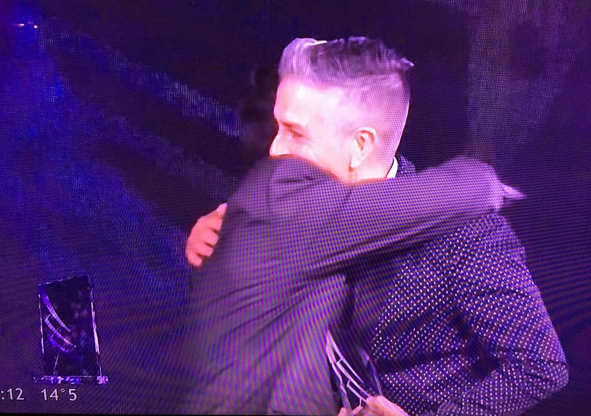 DiegoGiuliano's tweet photo. Felicitaciones al periodista rosarino @OsvaldoNoval que tantas entrevistas con pasión por Rosario. #Magazine2017 https://t.co/GMAbTj8irL