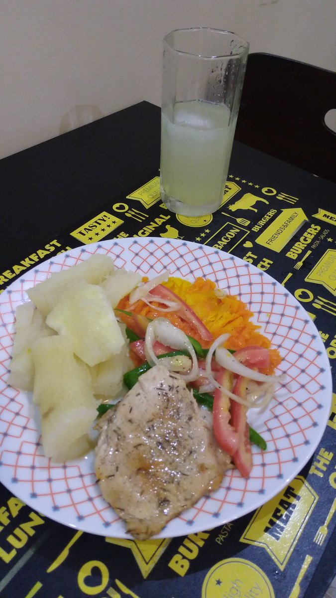 nathaliatimba's tweet photo. Jantar dos Campeões
#VemMonstro #MasVemDevagar #TaSaindoDaJaula #Briiii https://t.co/g0bUb5tvCJ