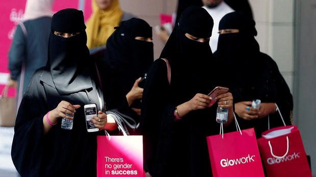 carlabsinc's tweet photo. In Saudi Arabia, women driving may not mean women buying cars
#SaudiWomenCanDrive #SaudiWomenMove
#cars https://t.co/grDhbhvcxX https://t.co/w99ZIuUcb5