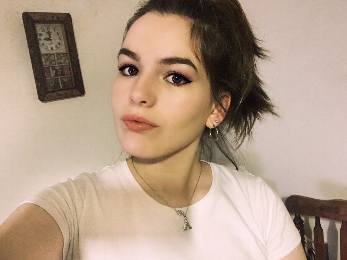 caffepjm's tweet photo. happy tuesday loves💓

spread love and positivity🏹

{#tuesdayselfie} @ethandolan @graysondolan https://t.co/LqLJ1fXamX