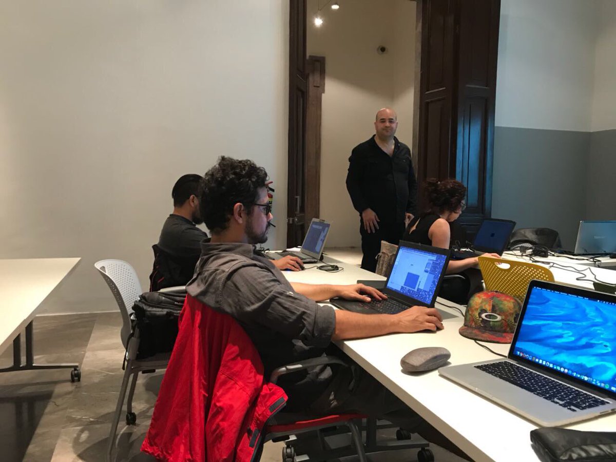 Comenzamos el Taller de VVVV Interactivo con Eduardo Melendez en una edición más de #CCDCircuitos Media Art producidos por @anemonalDigital