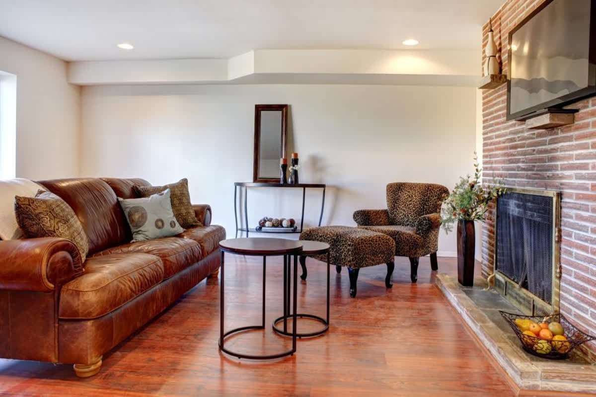 cdsliving's tweet photo. Take a look through this gallery of Candice Olson's amazing #FireplaceDesigns - https://t.co/KBRG2P3O7L https://t.co/MbSDMGJyf1