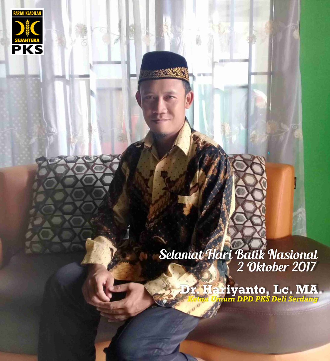 Batik adalah warisan budaya kita. Kalau bukan kita yang melestarikannya, lalu siapa lagi?
Selamat Hari Batik Nasional 😊