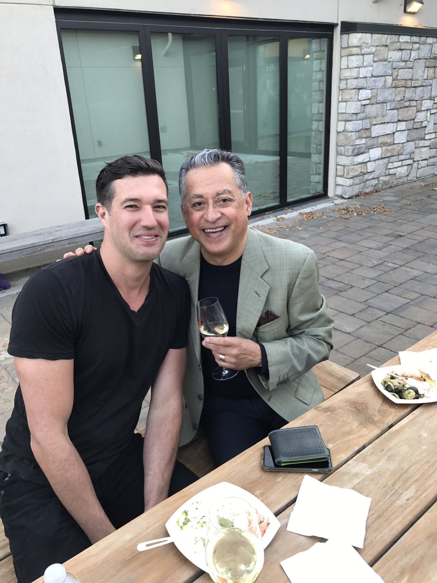 SonomaSeries's tweet image. We see you @mrmerjil! #SonomaSpeakerSeries #VIPreception #sonoma