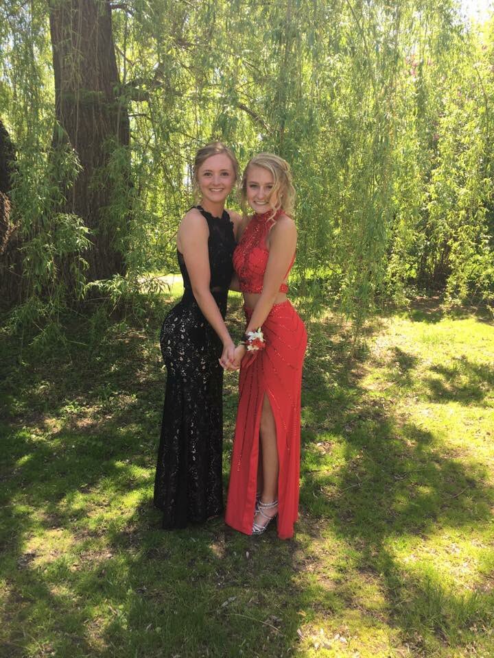 kenziethom's tweet photo. Happy Birthday @megan__jung 🎈 i hope you had an amazing day!! ily💕 https://t.co/6Yq8yGCfZw