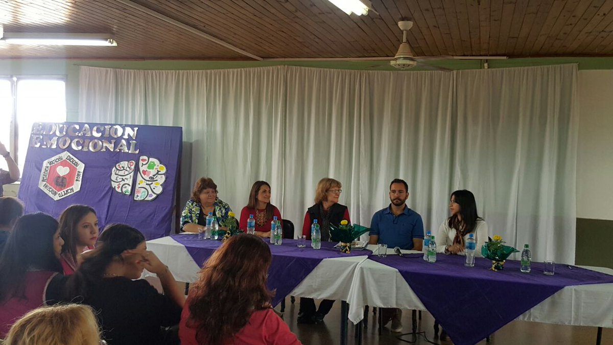 DESMISIONES's tweet photo. El especialista Lucas Malaisi disertó sobre Educación Emocional para más de 520 docentes y estudiantes de Formación Docente en Montecarlo https://t.co/Tni33iJ98l