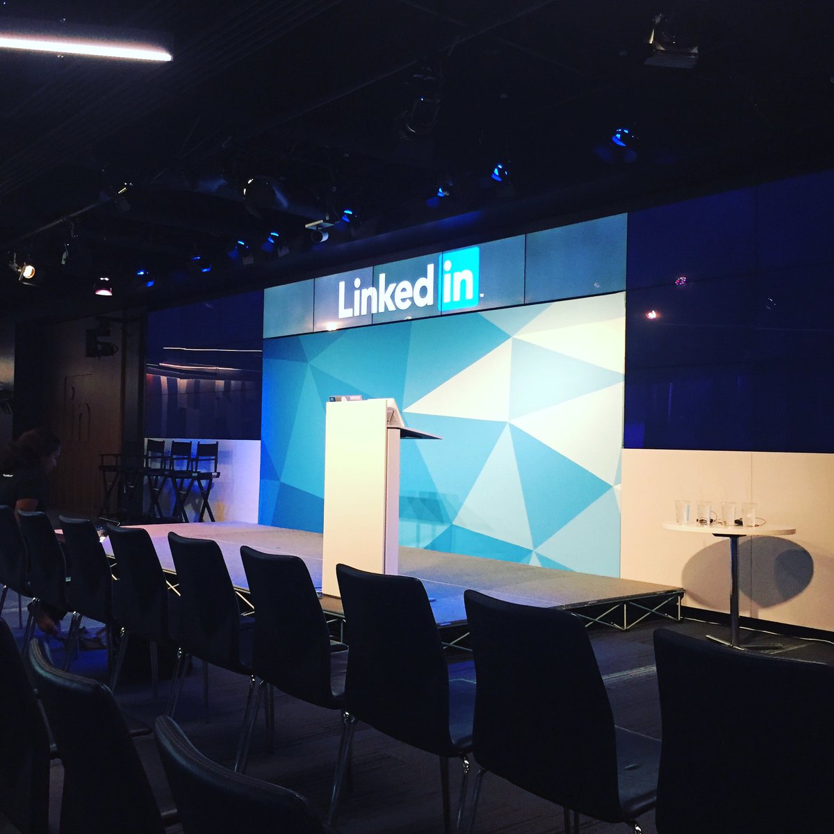 Mary__Howell's tweet photo. So excited for the #bayareageekgirldinner #linkedin https://t.co/Dvwmbvyh5w
