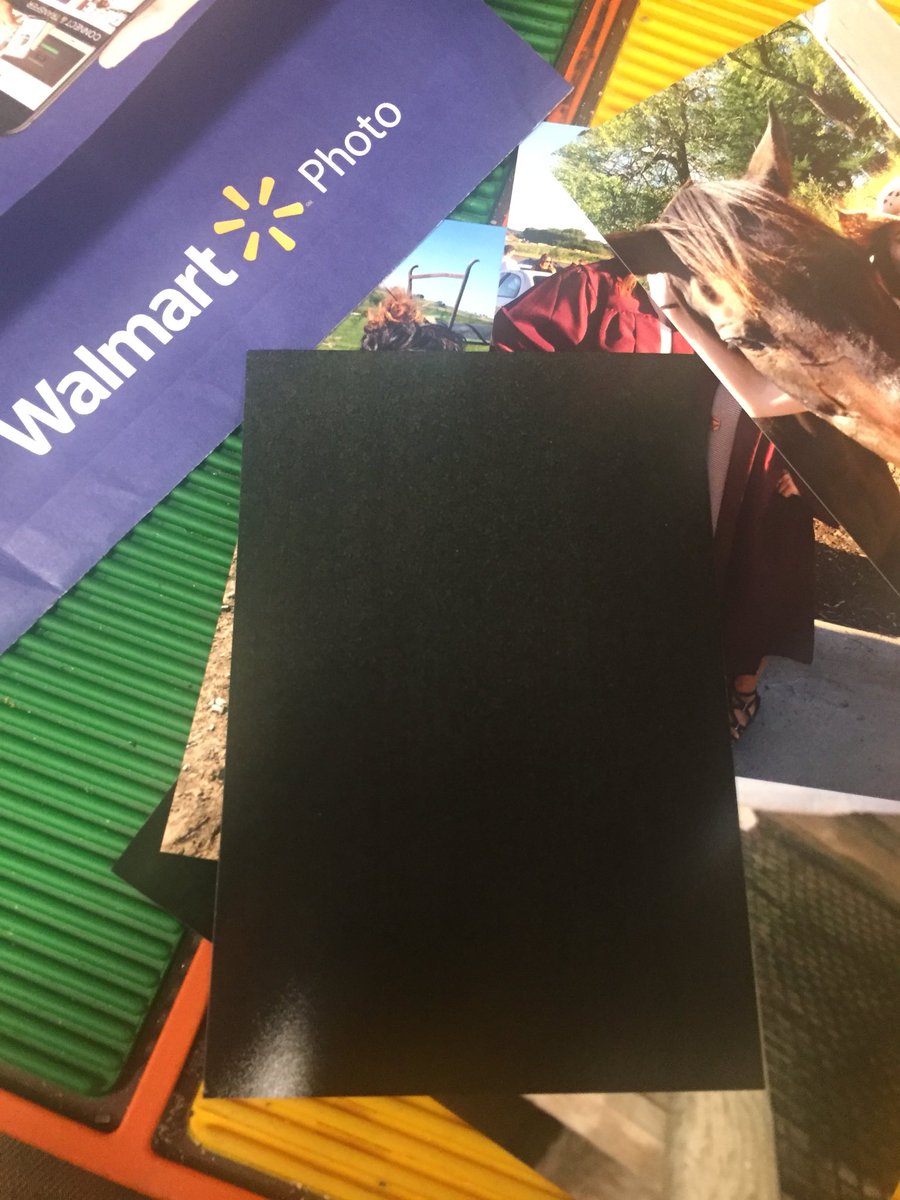 LEX_getdirty's tweet photo. My mom asked me to send her some pictures for her cell, she’s in prison .... https://t.co/V4lZhotn27
