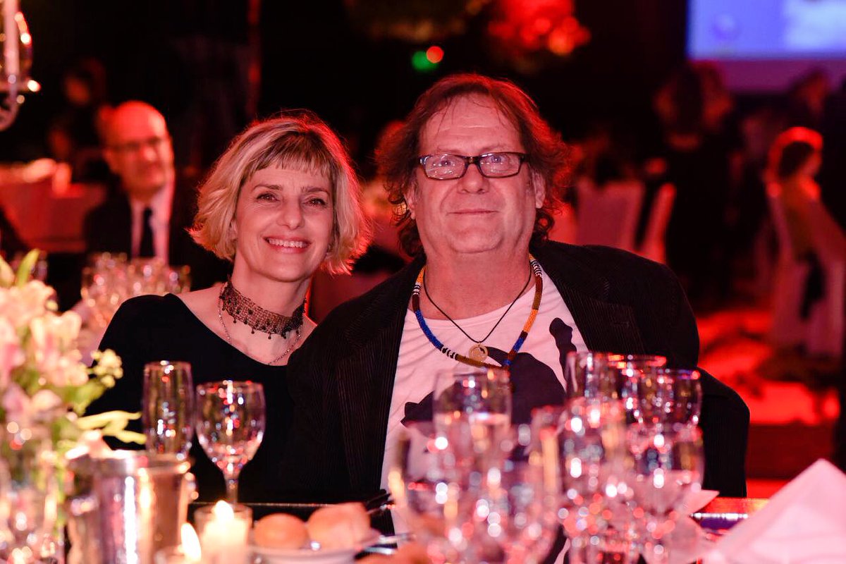 CityCenterRos's tweet photo. @silviakutika y #LuisLuque en los #Magazine #MagazineDePlata #Magazine2017 https://t.co/2P18LhRXkF