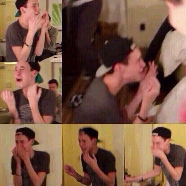 ElTotoDeAxel's tweet photo. Yo cuando me enteré que Axel va a tocar "verte reír" y "sea lo que sea" en el nuevo tour https://t.co/KLqROa7oig