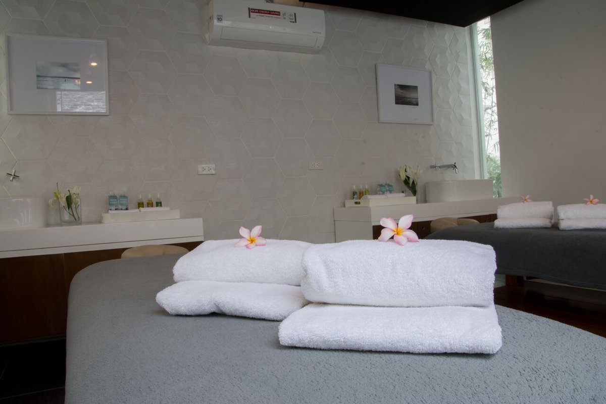 coastboracay's tweet photo. Don't worry, we got your back! At COAST, you may avail of massage services at The Massage Room for only P600++ per person. https://t.co/AgIZcW5ePV