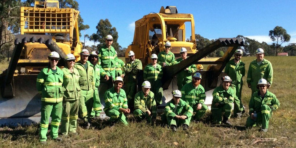 FFMVic_Chief's tweet photo. Great teamwork by the Barwon South West #FFMVic team who have now returned home after supporting firefighting efforts in Gippsland #vicfires https://t.co/aKMYczSlfR