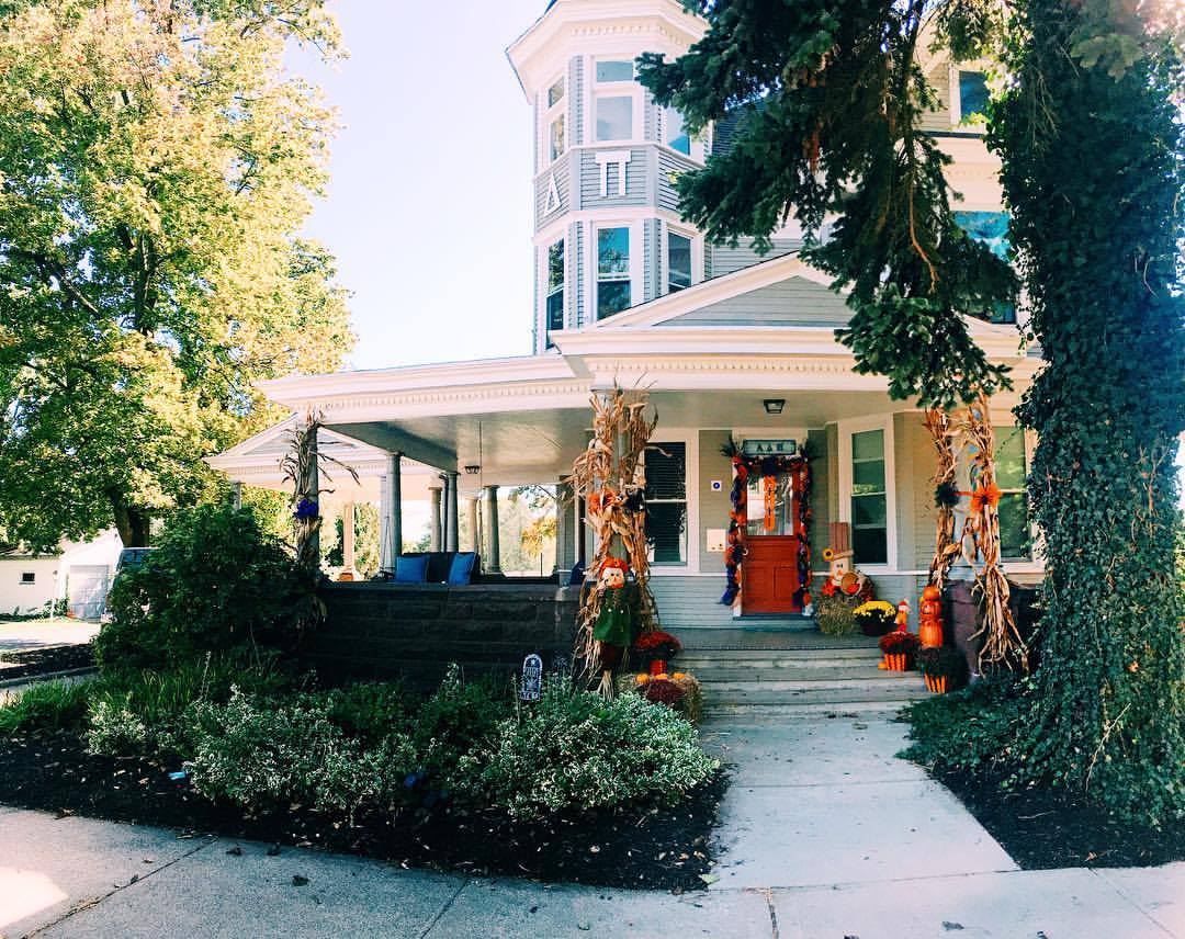 GO_ADPi's tweet photo. We're fallin' in love with the Pi Palace this October🍂 #ThisIsHome https://t.co/QdroGDH4AF