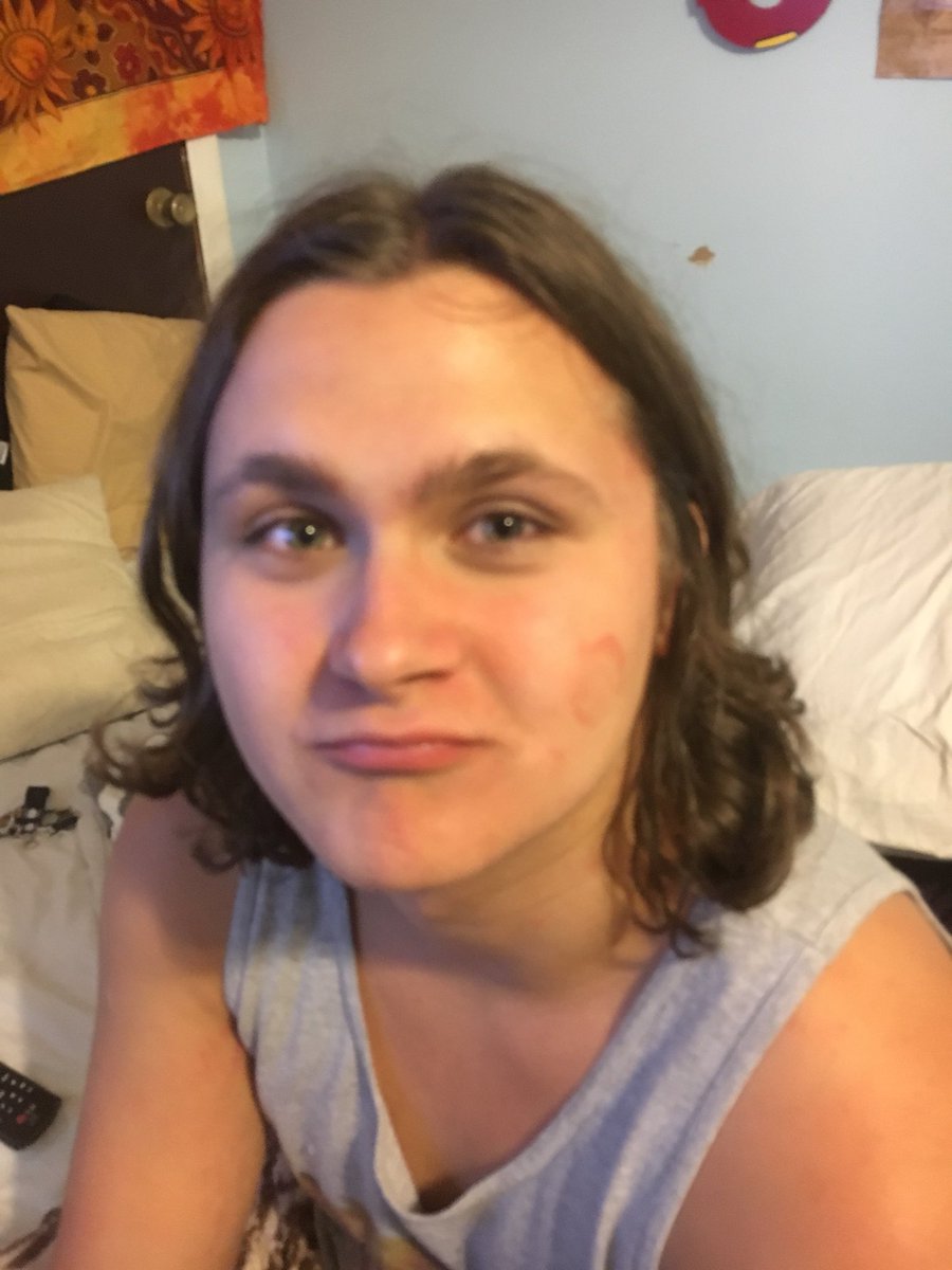 queenbageI tweet picture
