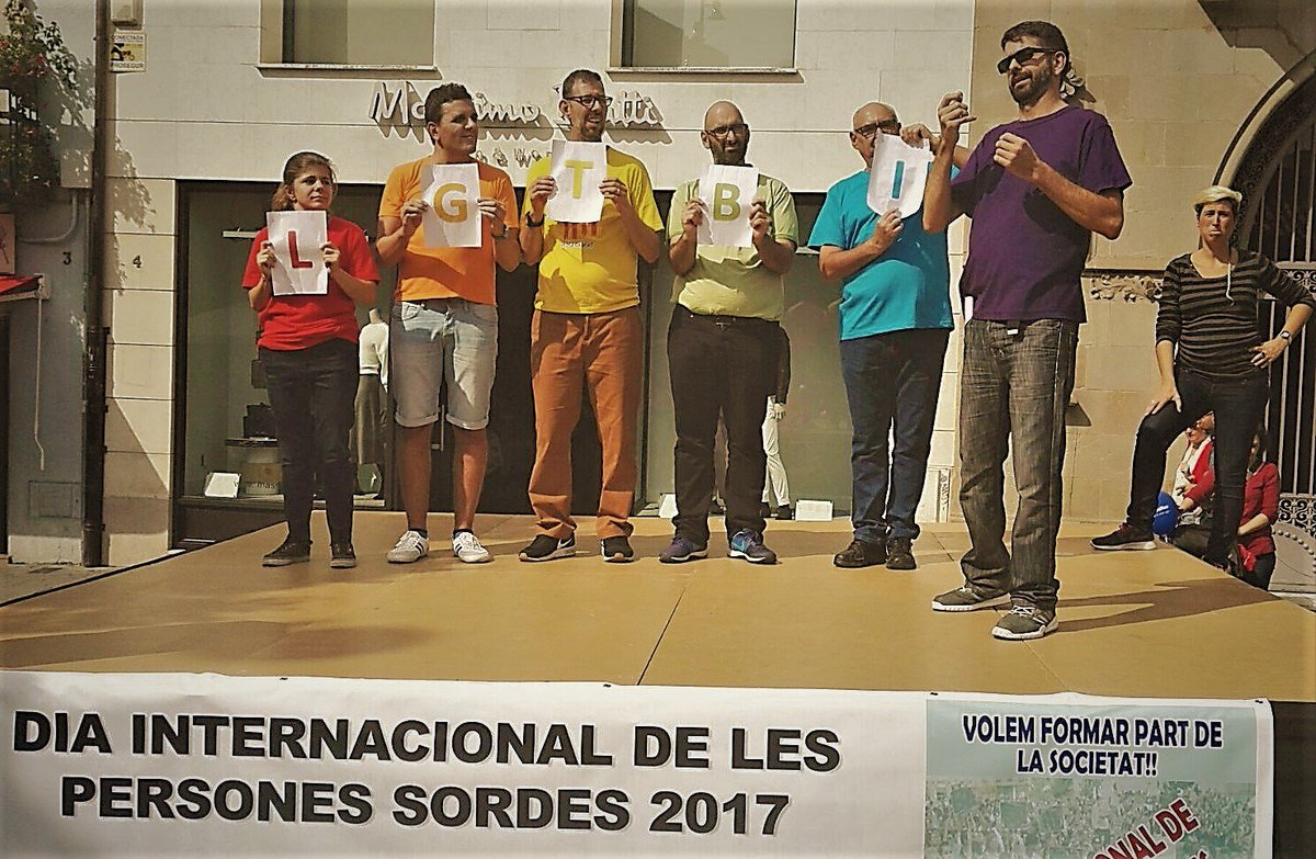 SordsLambda's tweet photo. Passat data 23/09/17, teatre breu #LGTBI #Sorda en #LSC , organitzat per e #Granollers i Vallès Oriental amb la #FESOCA. #DIPS2017 https://t.co/NosentHjai