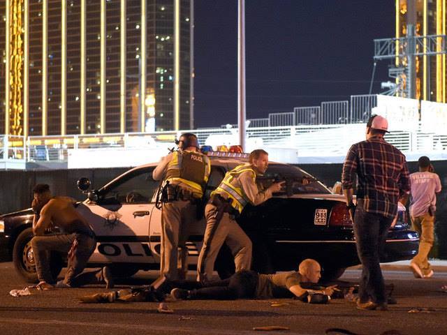 ComicConAtSea's tweet photo. It's an eerily quiet Vegas that is processing the violence of yesterday... Thousands of locals helped by donating food, water, blankets, ri… https://t.co/jS2NwuP8fd