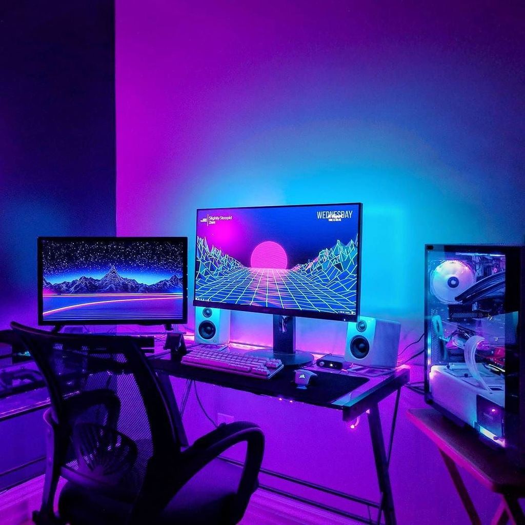 OfficialPCMR's tweet photo. Our user greengorilla60 says his battlestation is strictly for studying. We have no reason to doubt him. https://t.co/5zkpoFmTjd https://t.co/LHGf1QQf35