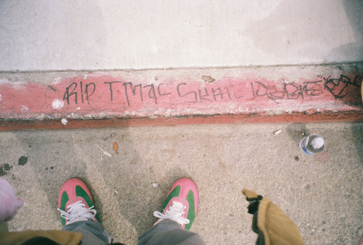 slummmy's tweet photo. #mackworld https://t.co/cqiFE8w9Oy