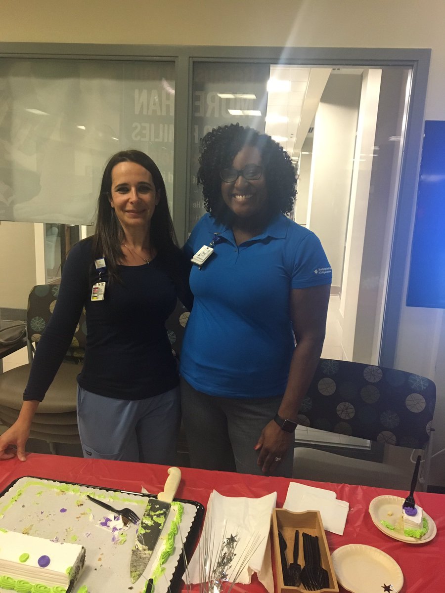 TiffaniHRVP's tweet photo. Its a celebration 🎉 🎉 !!!Celebrating StoneSprings most improved patient experience scores with cake for our day &amp; night staff. #sshcproud https://t.co/8I1oBB04py