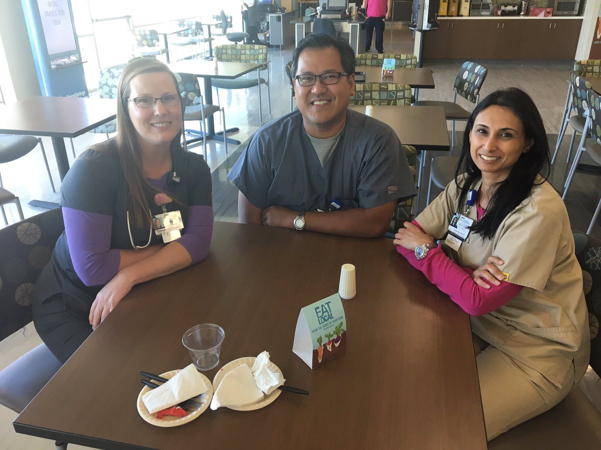 TiffaniHRVP's tweet photo. Its a celebration 🎉 🎉 !!!Celebrating StoneSprings most improved patient experience scores with cake for our day &amp; night staff. #sshcproud https://t.co/8I1oBB04py