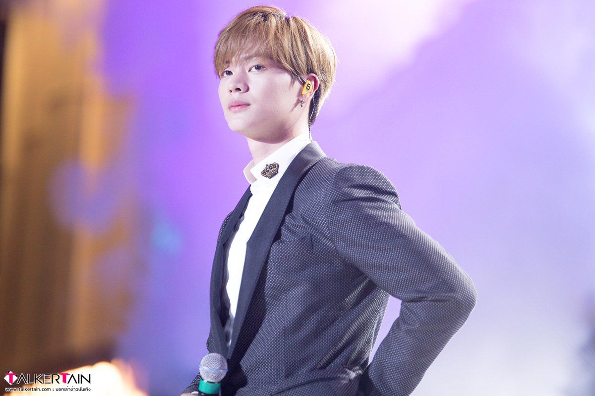 Talkertain's tweet photo. [Pic] 170929 #BTOB #YookSungJae #육성재 performing At ION ORCHARD’S 8th ANNIVERSARY FASHION CONCERT #ION8ight #비투비 #SungjaeInSG https://t.co/DaMuNDBMtW