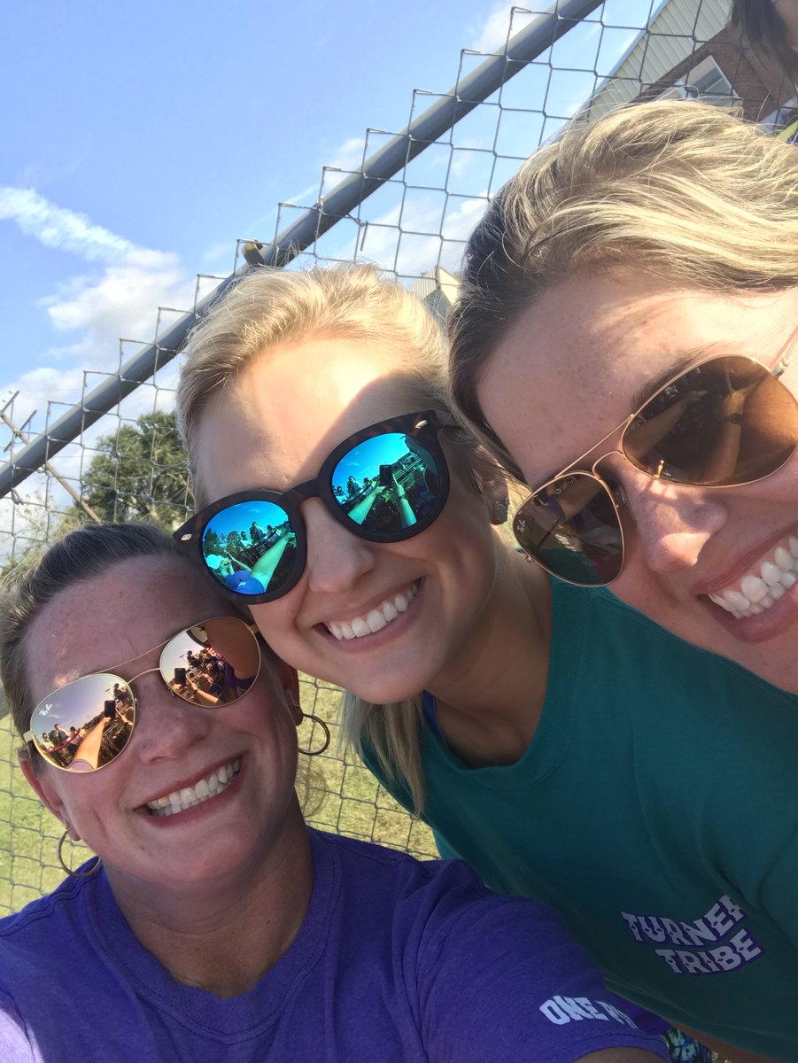 angelalions1973's tweet photo. WISD homecoming with these great friends! @Jeffcoat2nd @SNicoleClark @WISDTurner https://t.co/F3UuG2M82Q