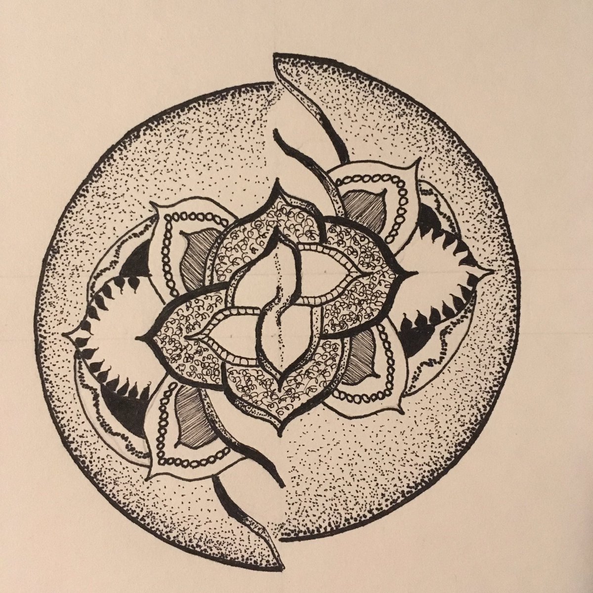chestnutq's tweet photo. #inktober2017 #divided https://t.co/2De8IV7wGF