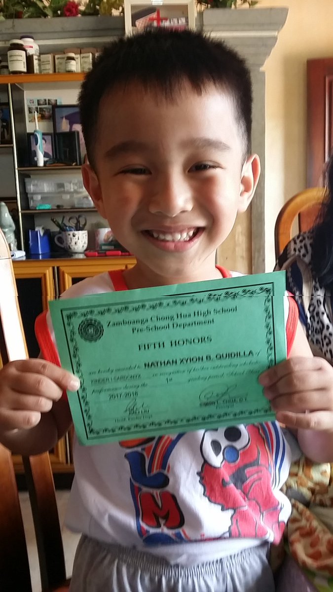 jasper_q's tweet photo. My boy is 5th honor! #proudpapa #nathanxyion #chonghua https://t.co/spy8YLz0Jo