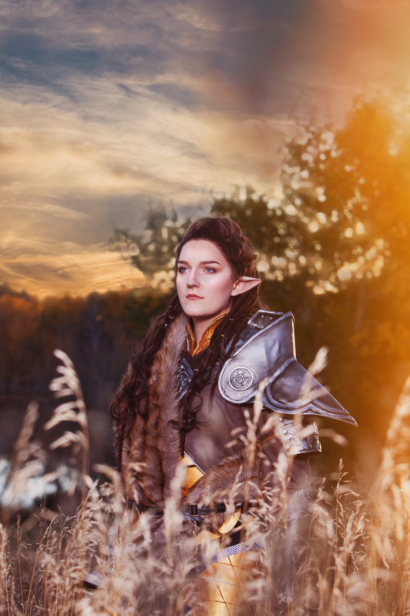 CourtneyEllePD's tweet photo. "I grew up in a village to the North. There was little to interest a young man, especially one gifted with magic." 📷paintedlightphoto https://t.co/muFYzQppc0