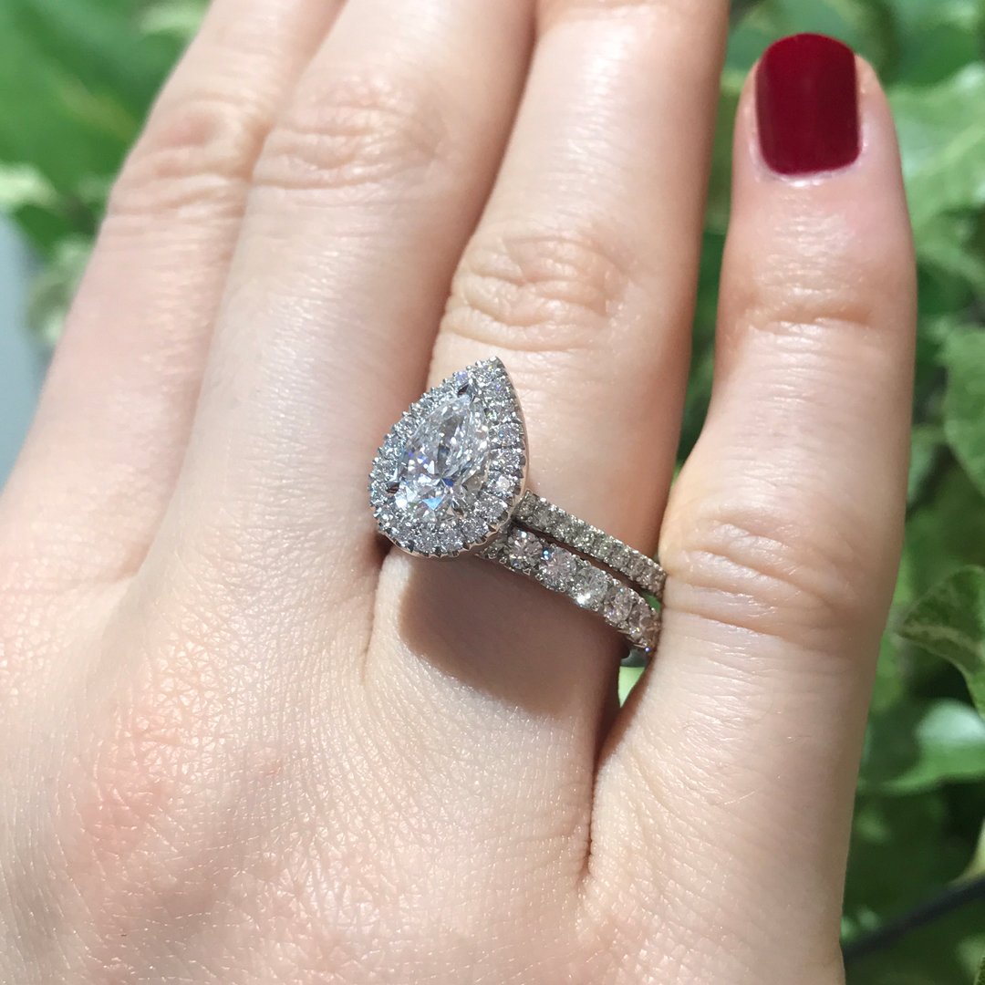 A pear shaped engagement ring is a fabulous option for a modern bride-to-be.