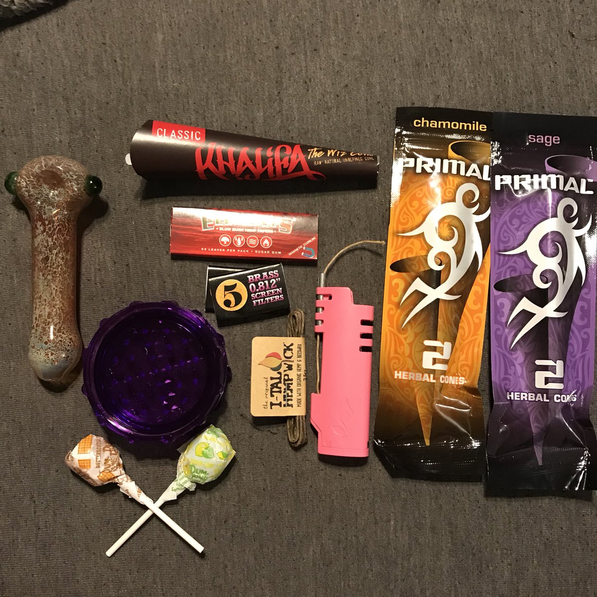 myahdiamondz's tweet photo. My box @TheKushCrate https://t.co/RnjkM4oiyW