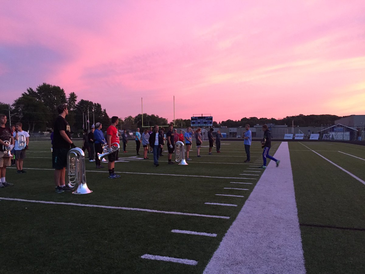 WNHSsaxophone's tweet photo. Beautiful sky from rehearsal tonight. https://t.co/yzACht2vTl