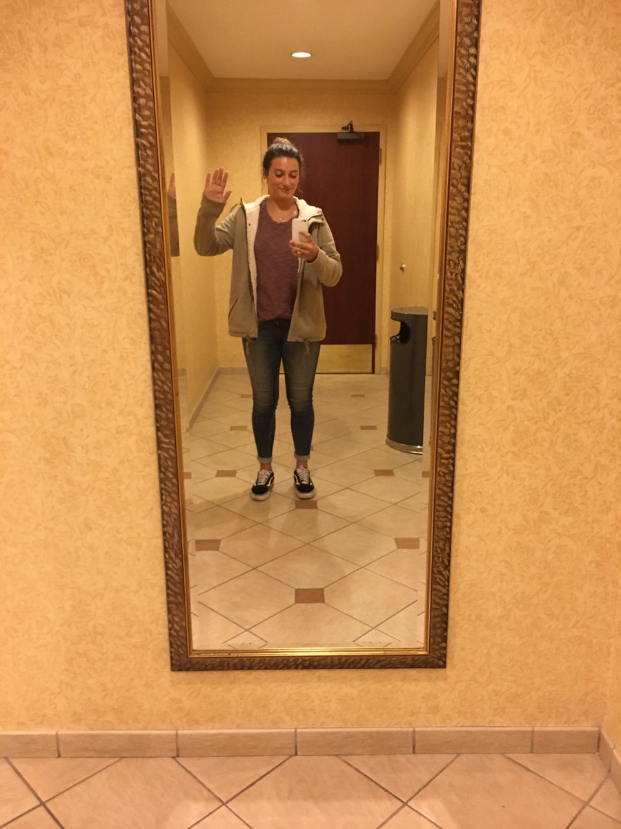 MadFrogLong's tweet photo. #AwkwardPublicBathroomPhoto #PhilosophyForum #ChiroKid https://t.co/td1zYnk9Is