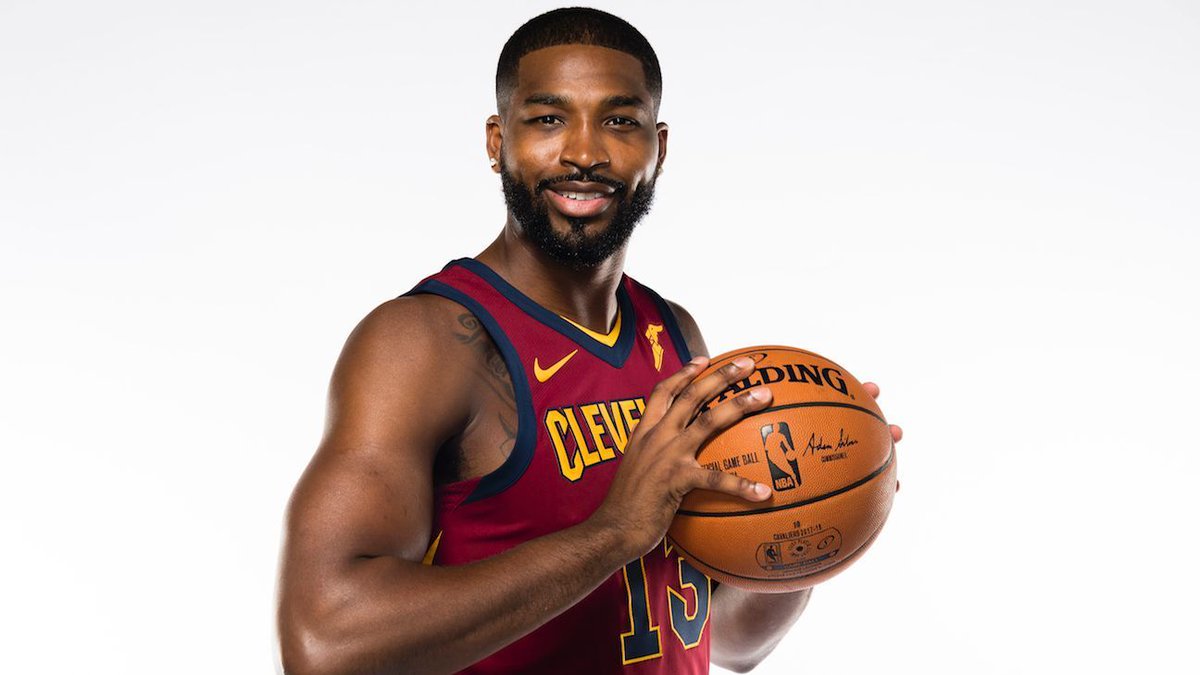 ESPNBasquet's tweet photo. Thompson va por el Sexto Hombre del Año https://t.co/6J3BS2NlHZ https://t.co/L3LyR3a5iM