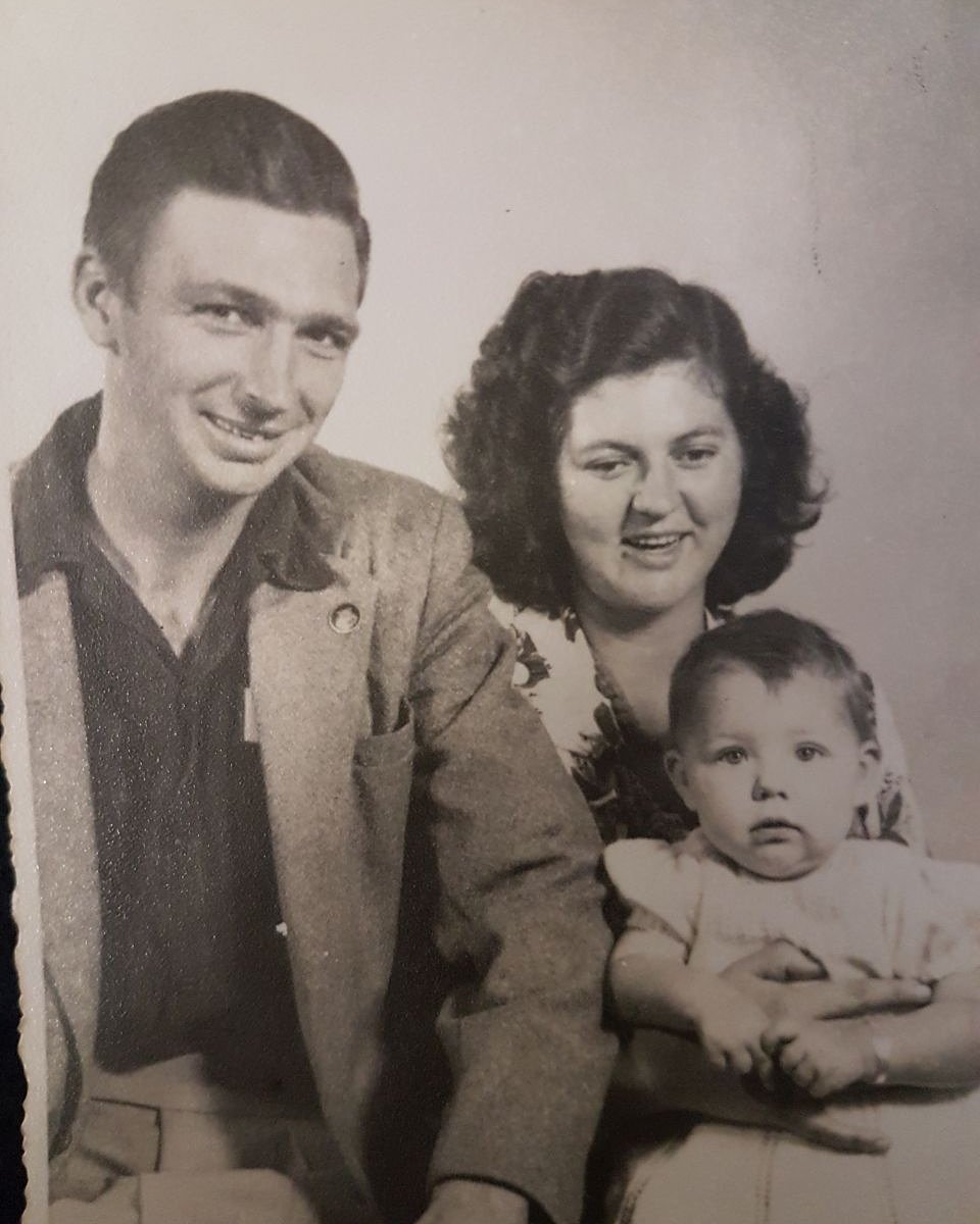 LincolnShaleen's tweet photo. My mom and my grandparents.. Thank you aunty Bronwyn for the pictures. #family #mom #grandparents #love https://t.co/y3dZ7DXCzg
