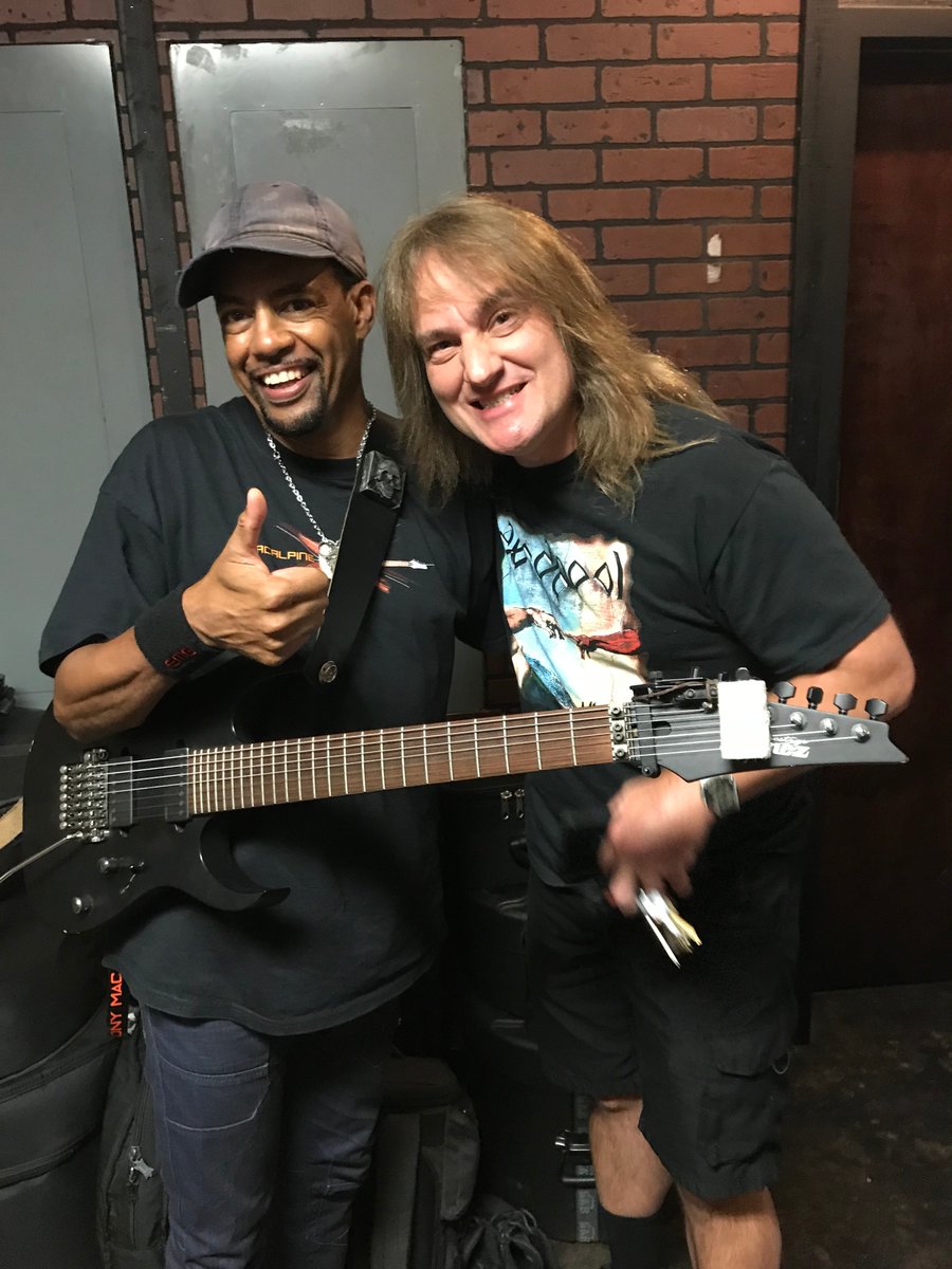tonymacalpine's tweet photo. Great to meet the mighty @JarzombekRon tonight in San Antonio, TX! #BlottedScience https://t.co/4zpVbL42u5