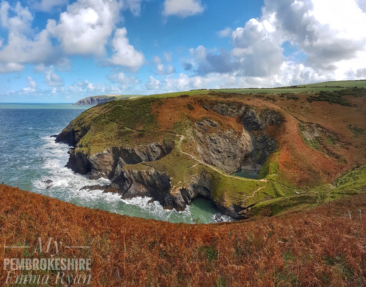 MyPembsEmmaRyan's tweet photo. The Witch's Cauldron #Pembrokeshire @ruthwignall @kelseyredmore @DerekTheWeather @katelewisITV @VisitPembs @PembsCoast @NTWales https://t.co/pZPuKU0b8l