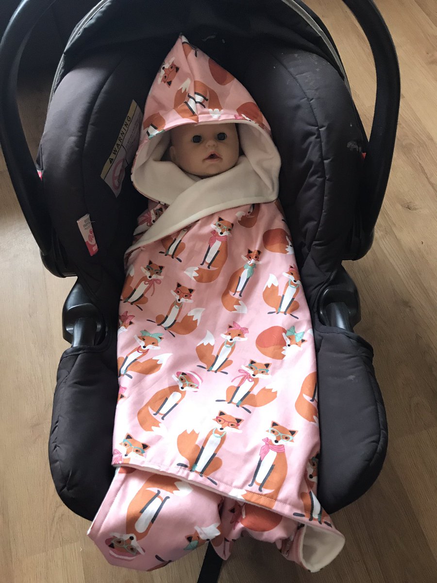 clarebears13's tweet photo. Warm and snuggly car seat blankets 👶🏼 #baby #blanket #Travel #SBS #shoplocal #Handmade https://t.co/p4qRrdBM94