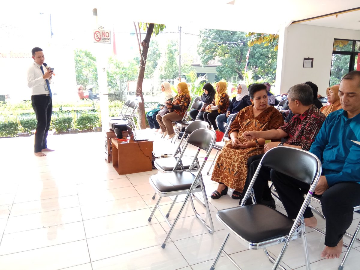 Hari ini sedang ada kegiatan Edukasi Sahabat Ibu Indonesia dengan Ibu PKK Kelurahan Pegangsaan, Jakarta Pusat