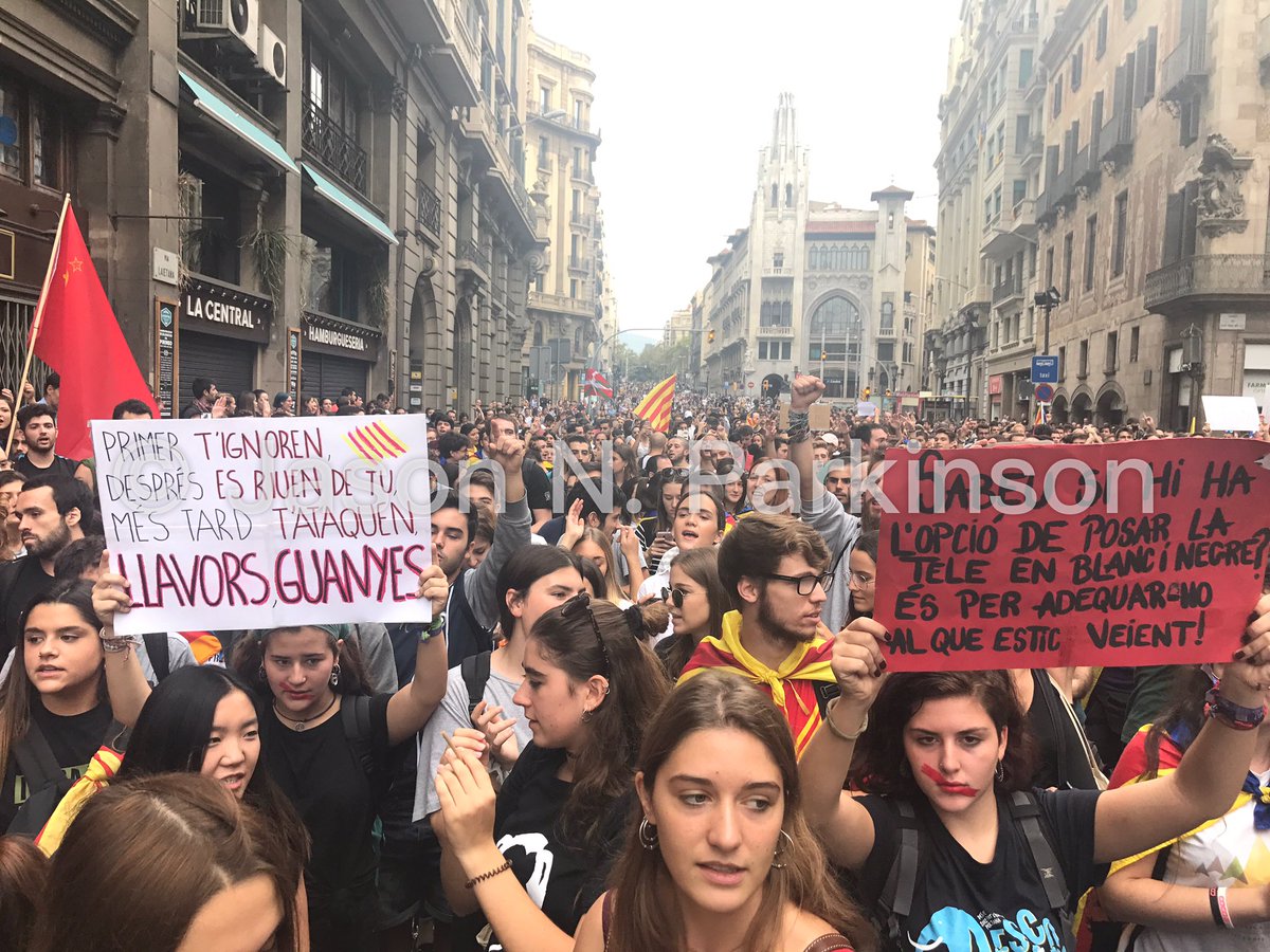 JasonNParkinson's tweet photo. #News #Catalonia #3Oct #cataloniareferendum #catalunya #Barcelona #protest #HuelgaGeneral https://t.co/lxBKcr40zJ