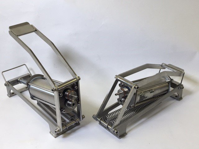 SarumHydraulics's tweet photo. We're proud of our #Micropac 316 stainless air foot #pumps shipping today. #Marine application. Ultra low magnetic permeability. https://t.co/5OOkYOlKXM