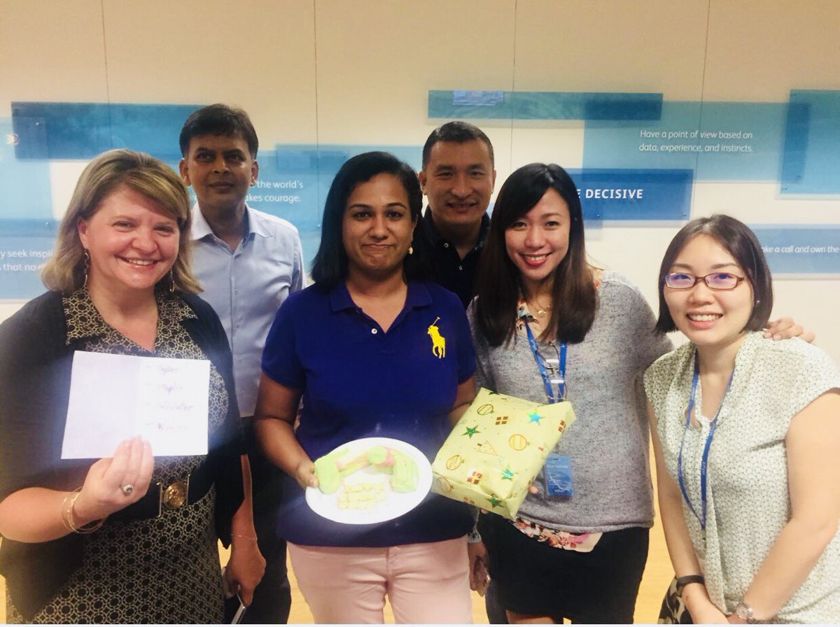 CheeChau_Intuit's tweet photo. The winning team of “Guess the playdoh” for 2017 National Customer Service Week at Intuit Singapore! #intuitsg #intuitlife @QuickBooksAsia https://t.co/iz743w0CCw