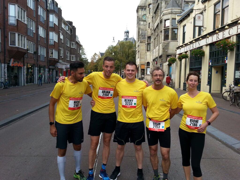 Mooi stel hoor! Afgelopen zondag liepen zij de <a href="/SingelloopUtr/">Lindahl's Singelloop Utrecht</a> 10 km! Knap gedaan! @NUOVO030 <a href="/vianova_college/">Via Nova College</a> <a href="/MAVOTIEN/">MAVO TIEN</a>