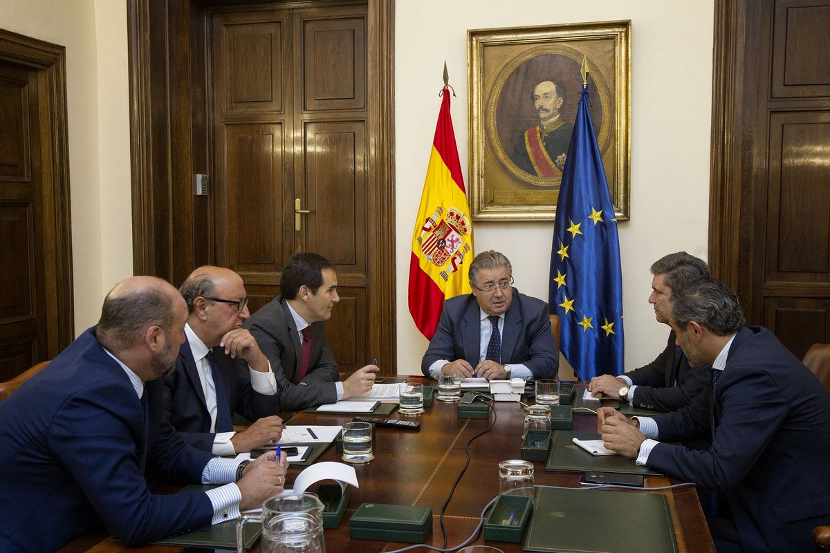 Desde <a href="/interiorgob/">Ministerio del Interior</a> tomaremos todas las medidas que sean necesarias para frenar el intolerable acoso a <a href="/policia/">Policía Nacional</a> y <a href="/guardiacivil/">Guardia Civil</a> en Cataluña.