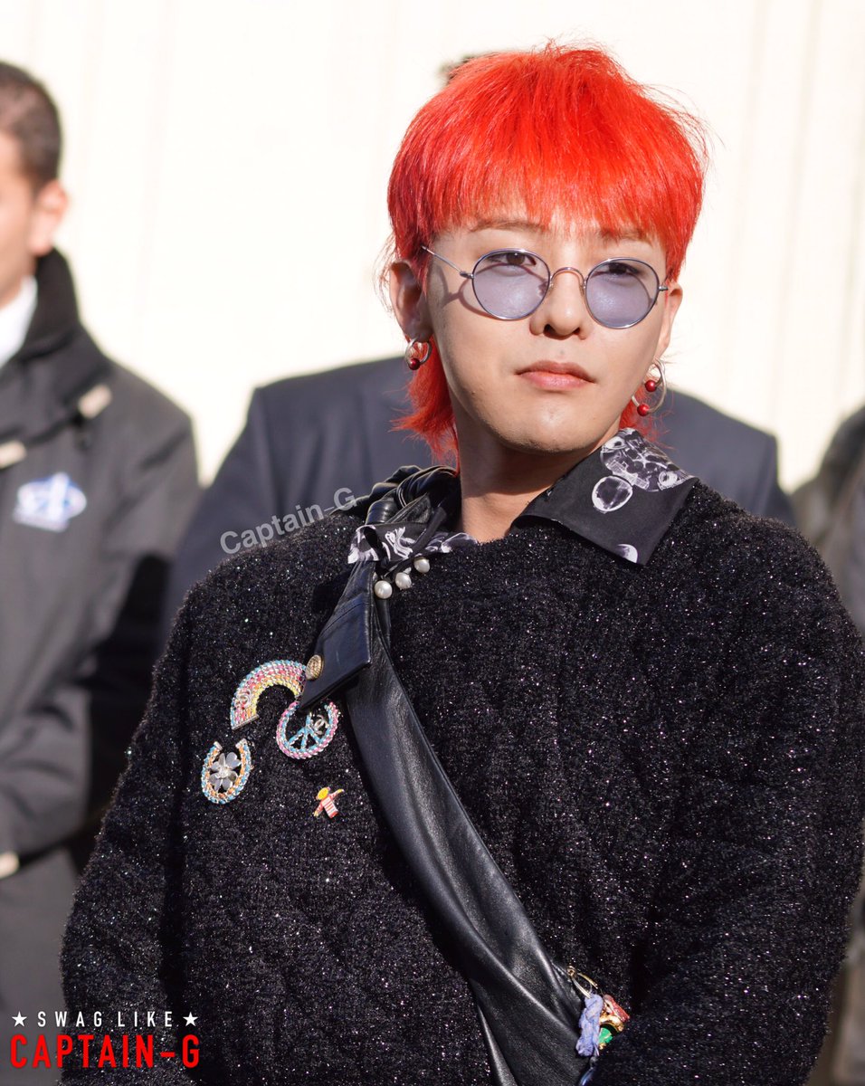 CaptainG_818's tweet photo. 171003 #GD at #Chanel #SS18 fashion show HQ-3P ~ #pfw #kwonjiyong #권지용 #gdragon https://t.co/ZVj0YePSkq